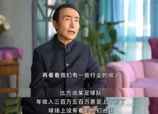 泰晤士报称，滕哈赫对转会拥有很大的控制权，他从阿贾克斯来到这里时，就确信了这一点，不过这种情况可能会发生改变。